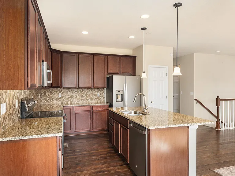 393 Cade St — Photo 5