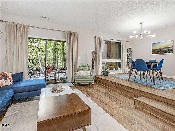 5th image of 303 Deepwood Rd
