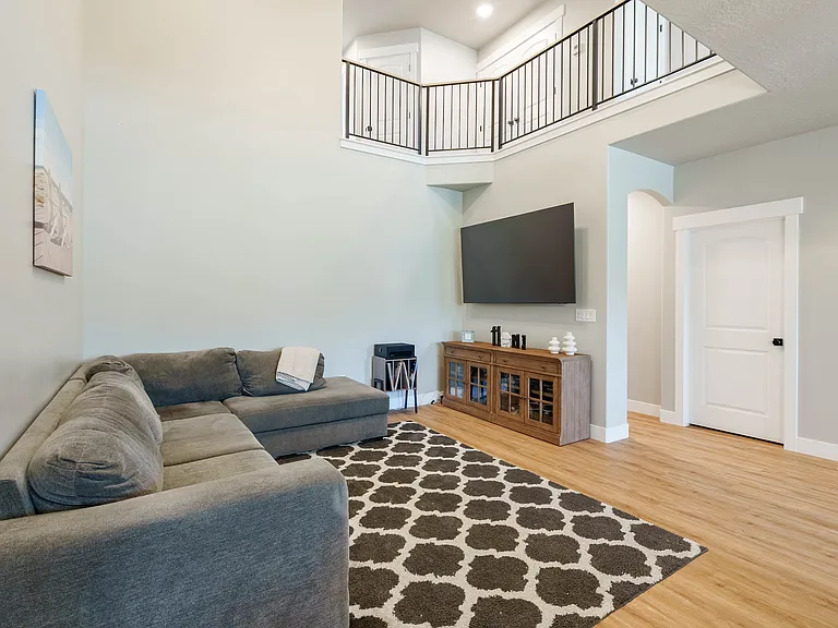 712 N Banner Dr — Photo 10