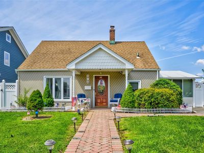 20 Quaker Lane, Levittown, NY, 11756