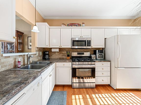 4th image of 8221 Hempshire Pl APT 106