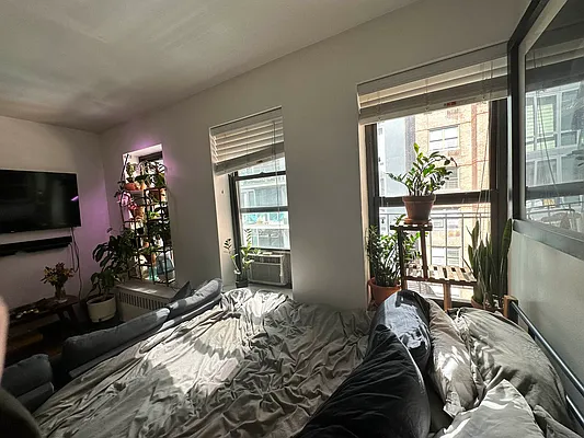 Rented by Compass | media 12