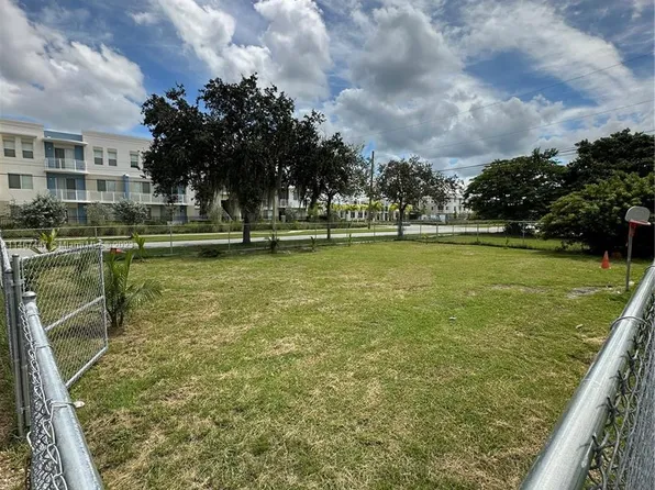 513 NW 10th St, Florida City, FL 33034