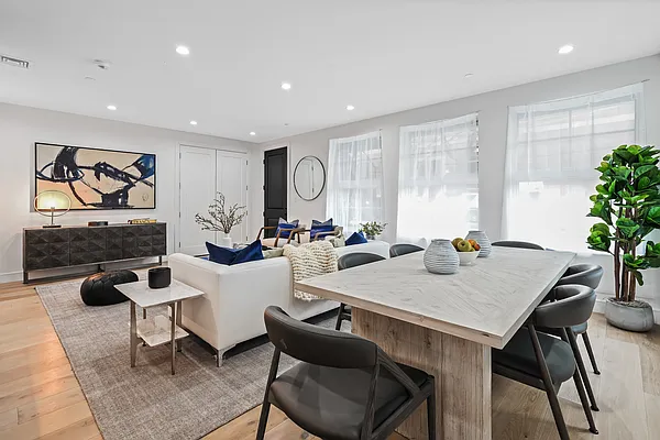 Sold by Avenue Sotheby's International Realty | media 19