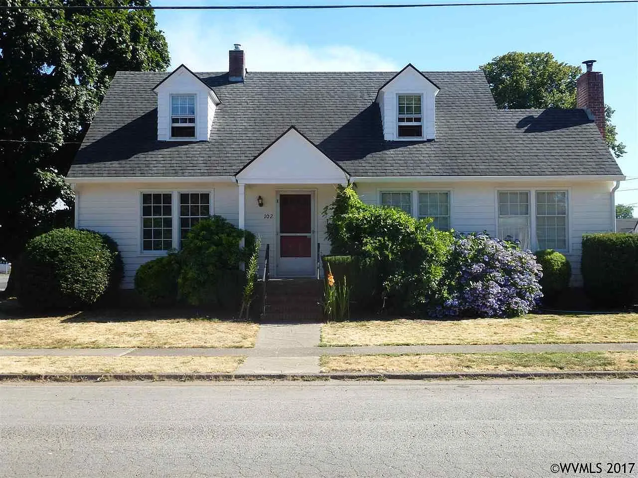 102 W High St photo 1