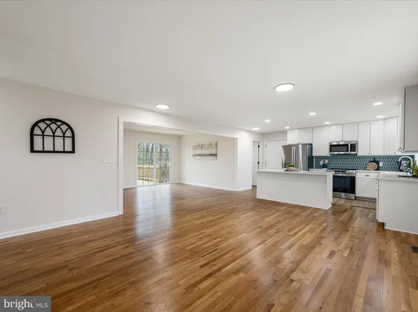 138 Old Sycamore Ln, Harpers Ferry, WV 25425