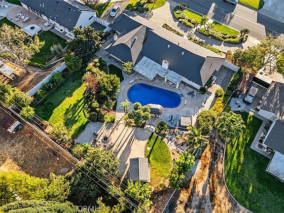 3rd image of 7380 Whitegate Ave