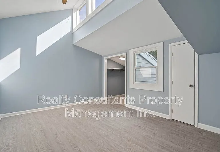 604 E Iredell Ave #2 — Photo 16