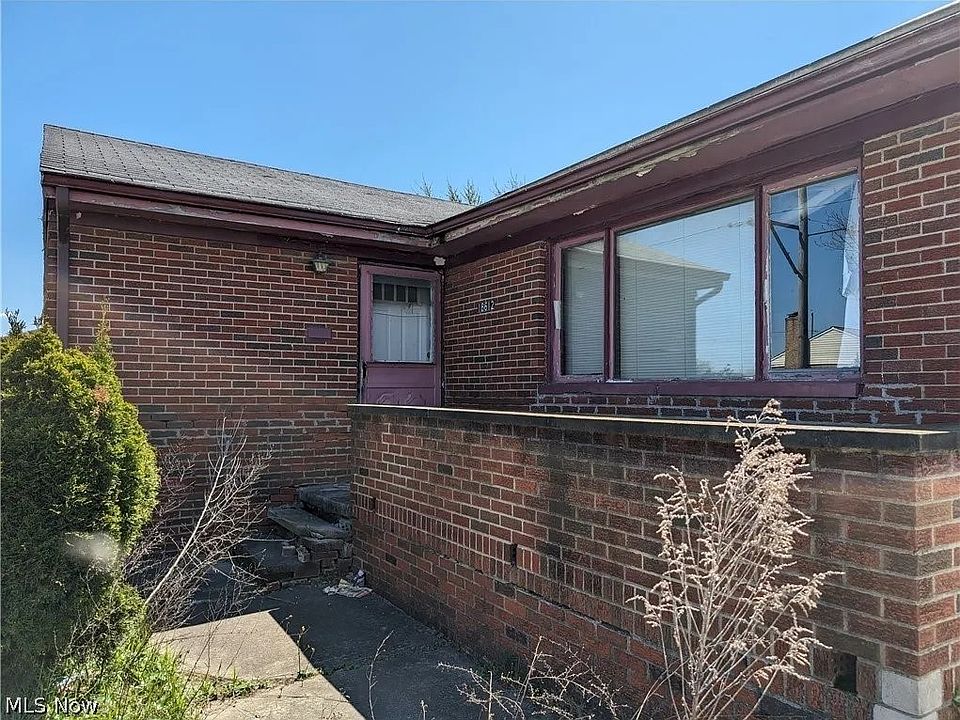 2nd image of 18612 Restor Ave