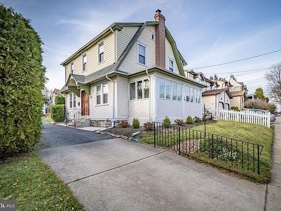 3rd image of 8042 Burholme Ave