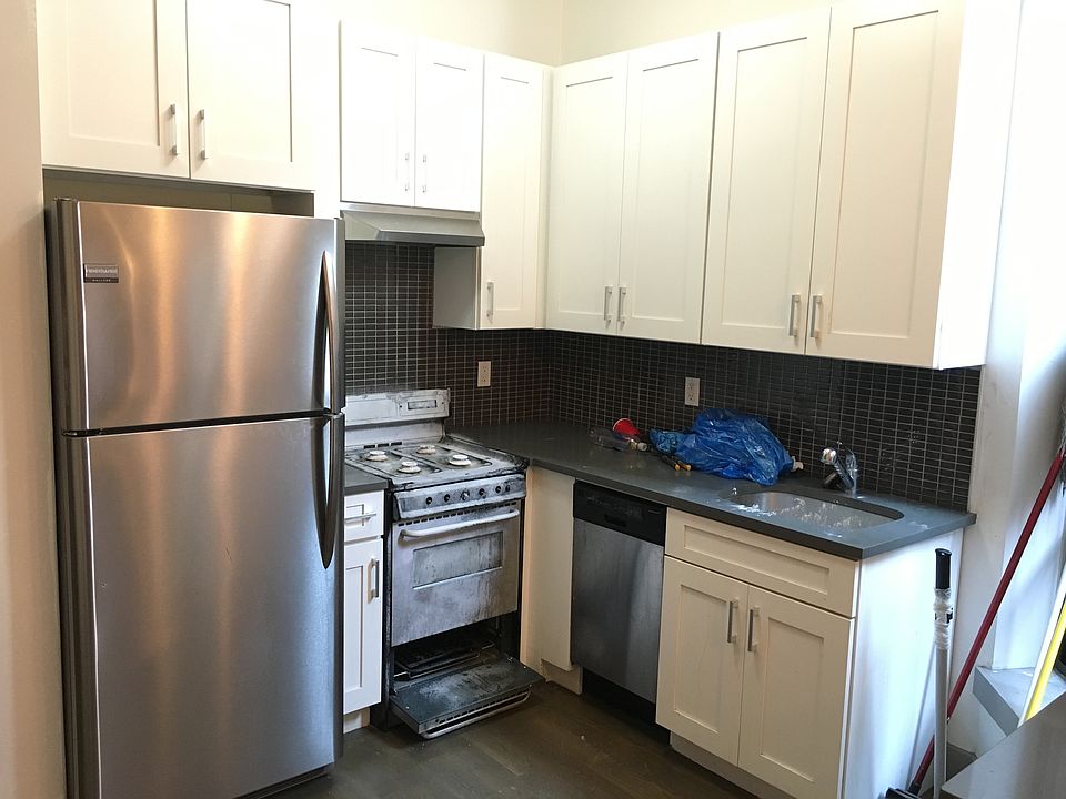 1st image of 70 New York Ave APT 1R
