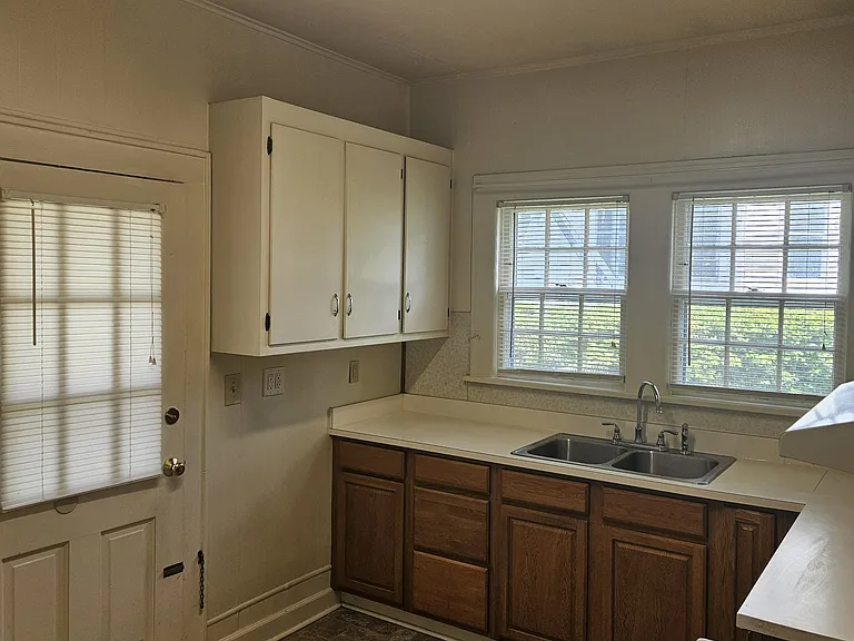 404 Lincolnton Rd — Photo 8