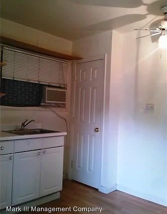 3rd image of 2612 S St APT 5