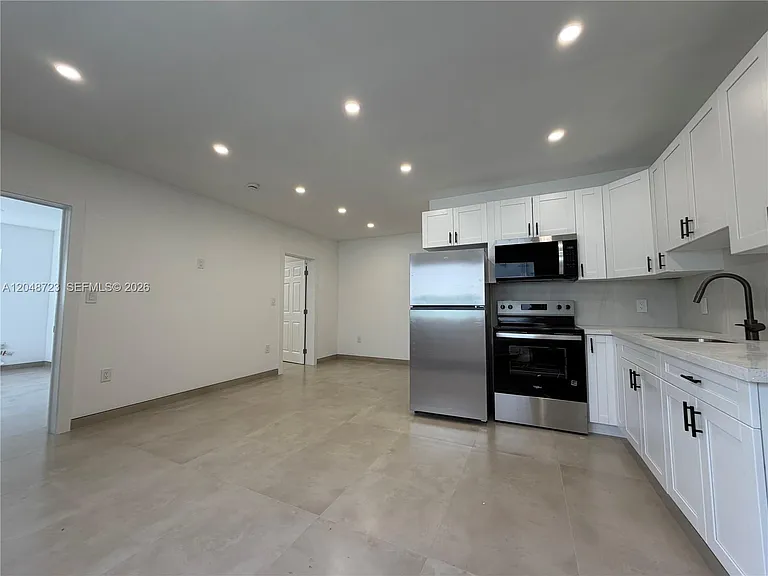 1235 Normandy Dr #7 — Photo 6