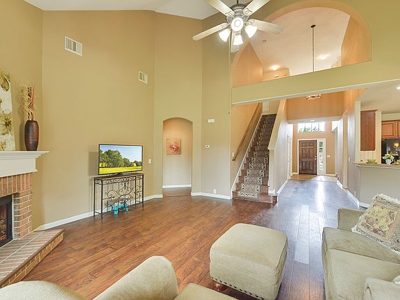 4th image of 1703 Lookout Ct