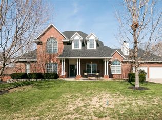 7 Hickory Ln, Columbia, IL 62236