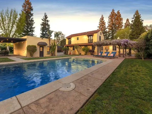 305 N Fairway Street, Visalia, CA 93291