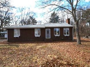 34 Old Summit St, Halifax, MA 02338