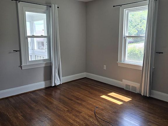 4th image of 2519 Hockman Ave