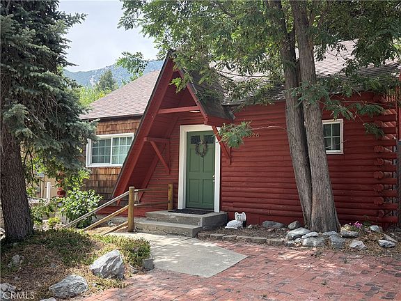 3rd image of 326 Glenn Way
