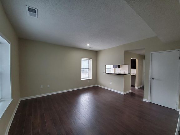 4th image of 3220 Harrison St APT 2B