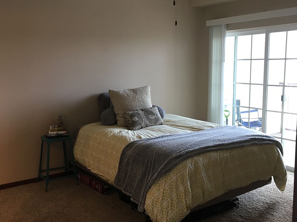 View of bedroom. Nice size bedroom (for reference, Queen siz