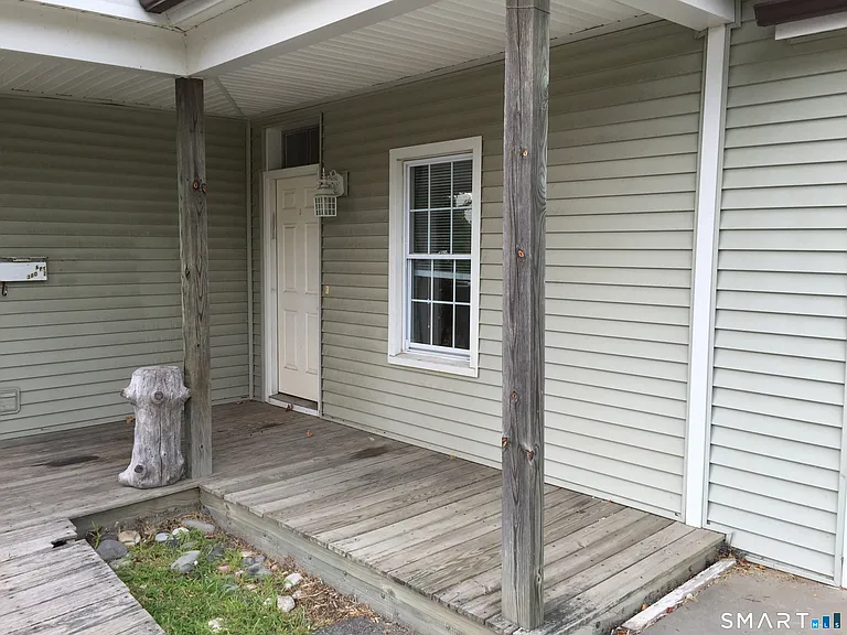 380 Thames St — Photo 5