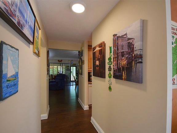 5th image of 1563 SW 23 Way