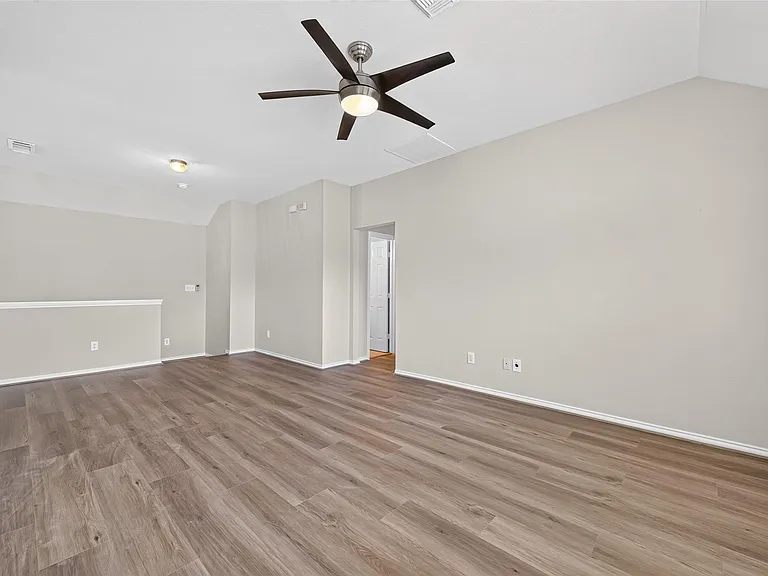 1807 Katlyn Ln — Photo 35