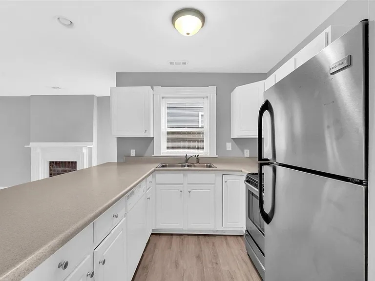 1834 Parkwood Ave — Photo 9