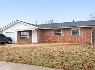 2700 Yorkshire Ave, Moore, OK 73160