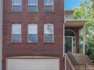 13113 Forest Mist Ln, Fairfax, VA 22033