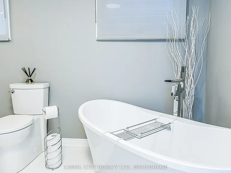 6 Colton Ave — Photo 23