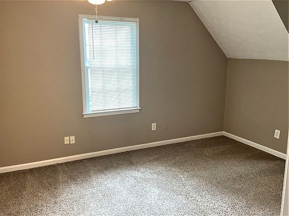 3rd image of 3215 Revere Cir