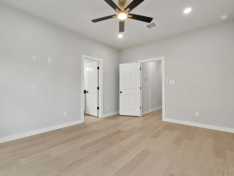 525 Dakota St — Photo 10