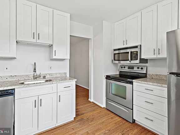 5th image of 3331 Buehler Ct #108
