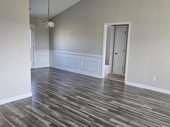 5th image of 410 Bristol Lane