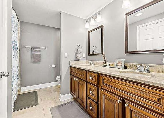 5th image of 4424 W Pearl Ave