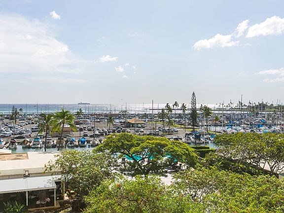 Overlooking the courtyard & ocean