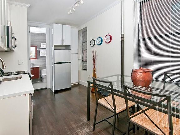 5th image of 320 E 109th St APT 9