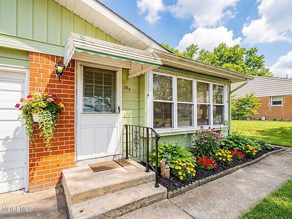4th image of 86 B Yorktowne Parkway #B