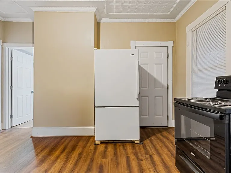 41 Gamage Ave #2 — Photo 10