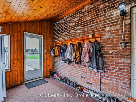 5th image of 3531 Governors Rd