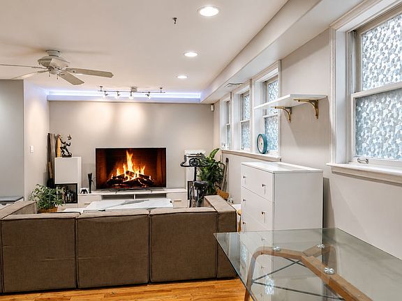3rd image of 127 Callan Ave APT 1