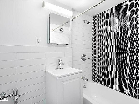 4th image of 6260 99th St APT 1101