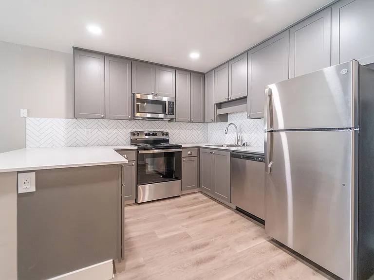 Mission Heights Apartments — Photo 25