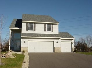 6825 Cattail Ct S, Cottage Grove, MN 55016