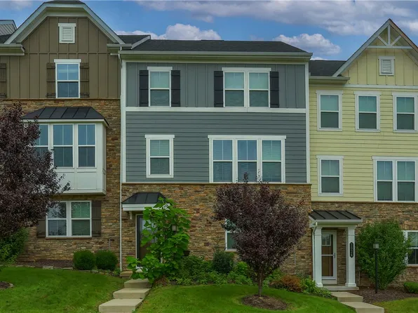 1026 Adair Ave, Valencia, PA 16059