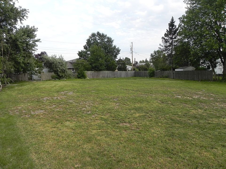 2nd image of 17 Hampton Ct