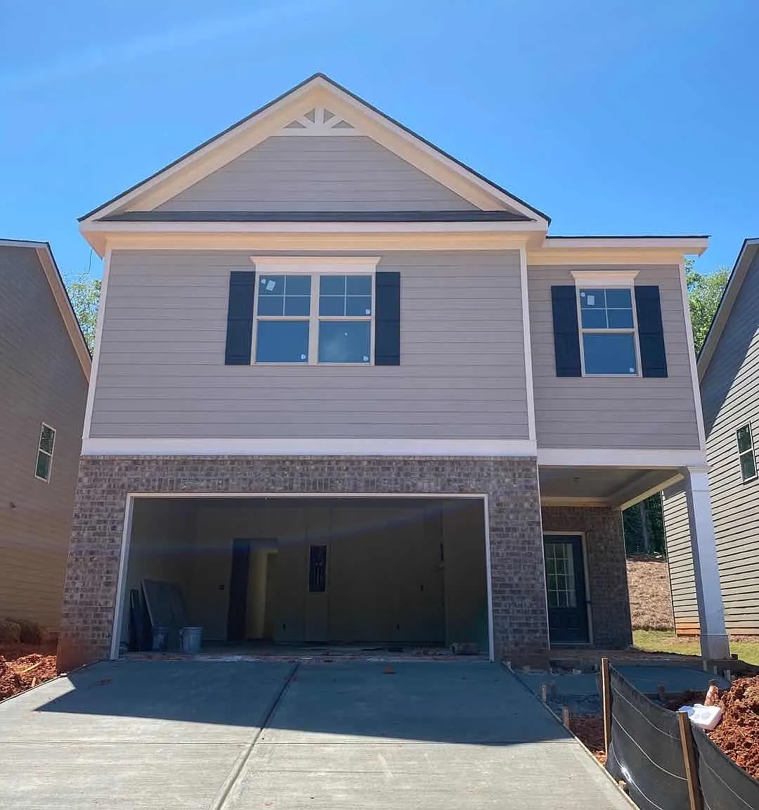 4 bed, 2332 sqft, $1,800 — Photo 1